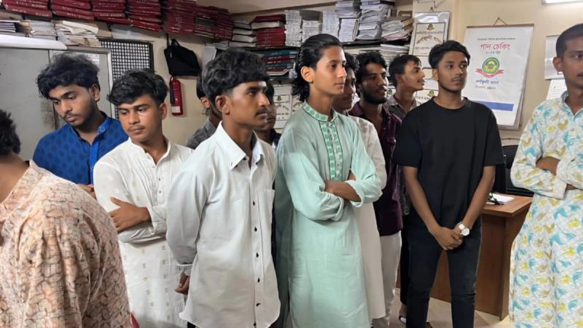 ‘জয় বাংলা’ স্লোগানে টিকটক ভিডিও, কর্ণফুলীতে আটক ১২